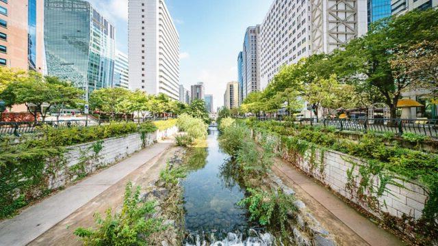 韩国首尔市中心的清溪川